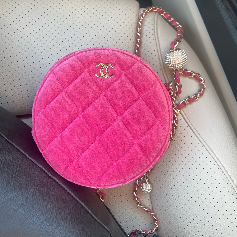 New Chanel pearl crush velvet bag - Picture 3 of 12